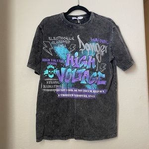 Over sized Adika graphic t-shirt - size S